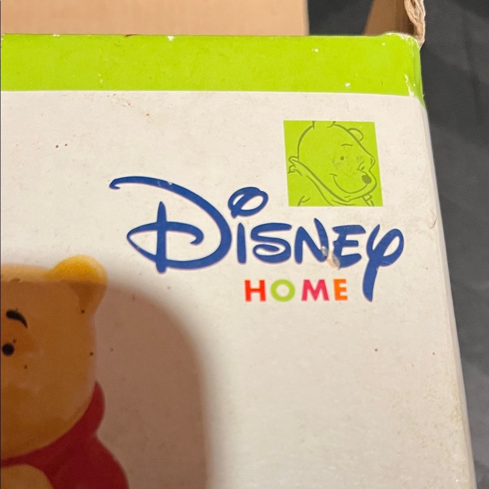 Disney Yellow Winnie the Pooh & Orange Tigger Ceramic Salt and Pepper Shakers - Picture 2 of 4